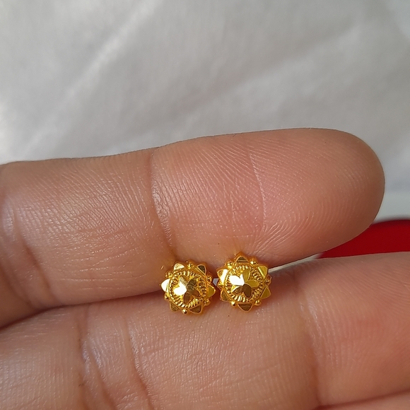 Beautiful combo 2pairs studs - Picture 12 of 16